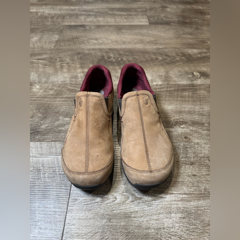 Teva Women's Camel Tan Flats Suede with Elastic Panels Slip On Walking Shoes 9